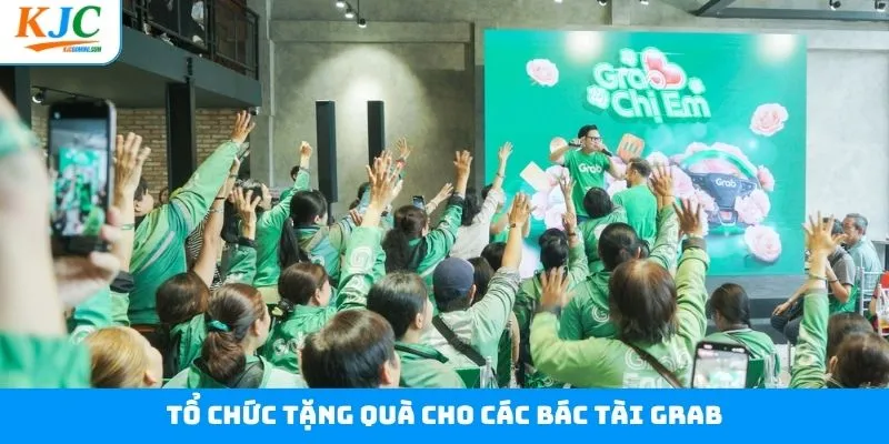 Tổ Chức Tặng Quà Cho Các Bác Tài Grab - KJC Thiện Nguyện