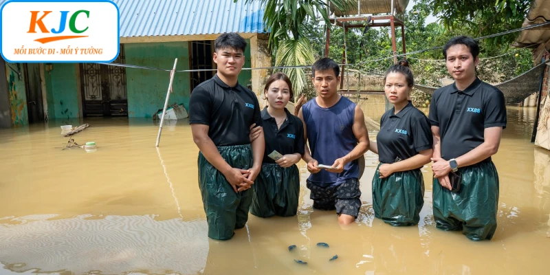 Những hoạt động hỗ trợ đồng hành cùng lũ lụt miền Trung Những hoạt động hỗ trợ đồng hành cùng lũ lụt miền Trung