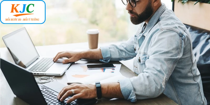 Quyền lợi, định hướng của việc làm xuất nhập khoản KJC